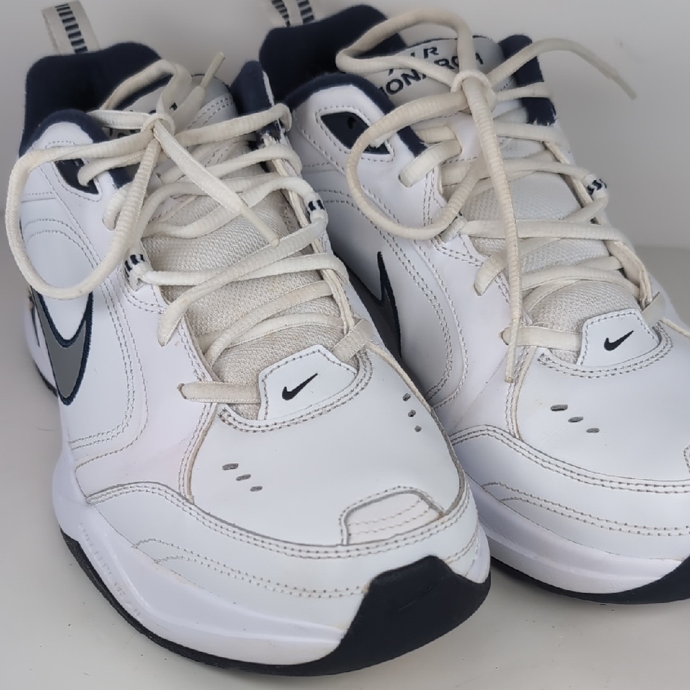 Nike Air Monarch IV Size 10 US white, midnight navy, metallic silver